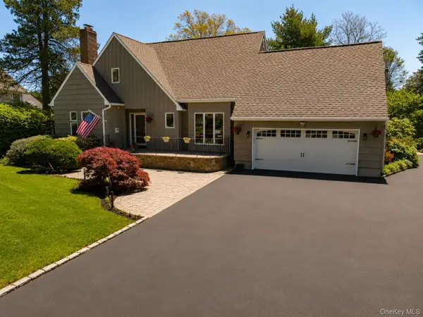 38 Shinnecock Lane, East Islip, NY 11730
