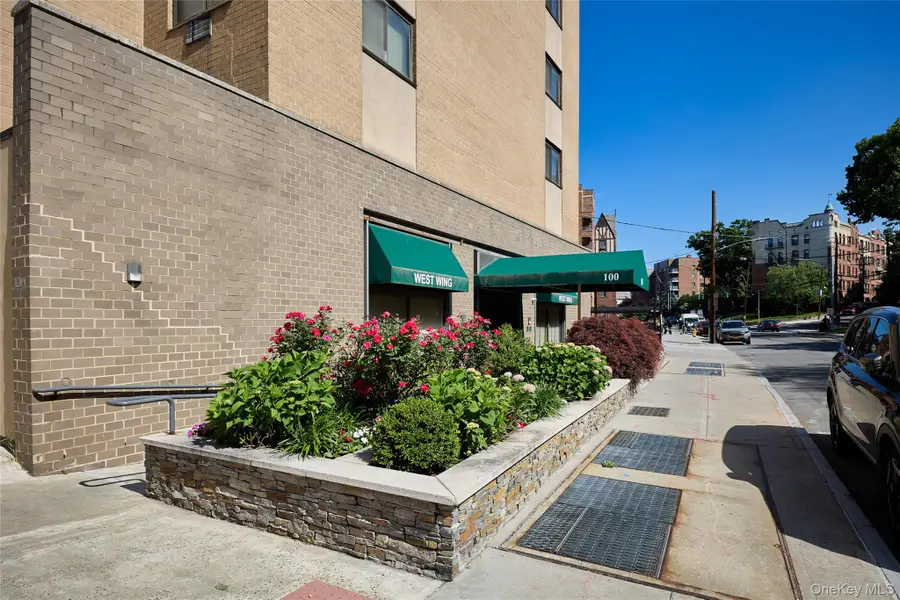 100 E Hartsdale Avenue #4DW, Hartsdale, NY 10530 - #3
