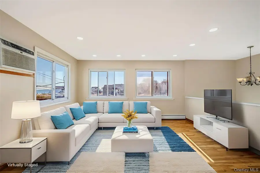 4 Bay Place, Lindenhurst, NY 11757 - #3