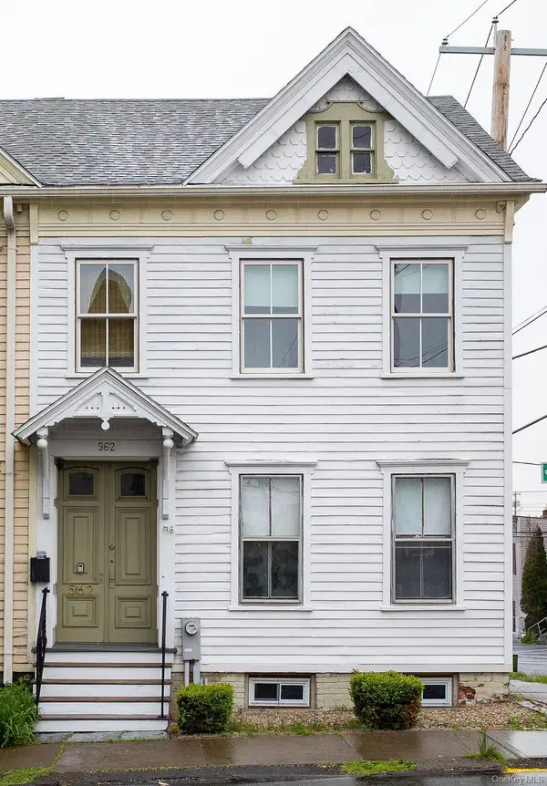 562 State Street, Hudson, NY 12534