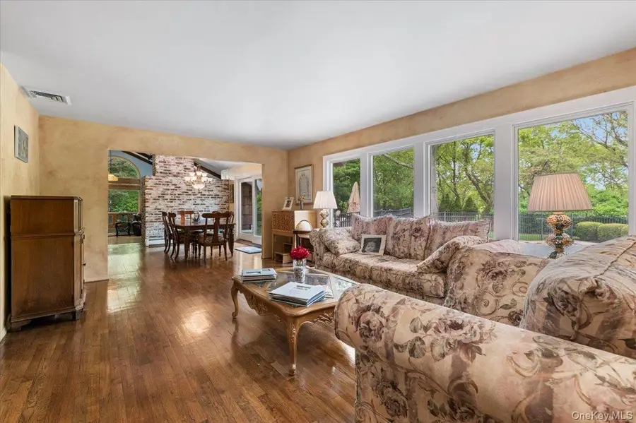 6 Apex Road, Melville, NY 11747 - #3