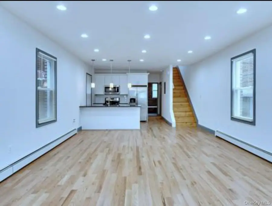 2881 Roberts Avenue, Bronx, NY 10461 - #2