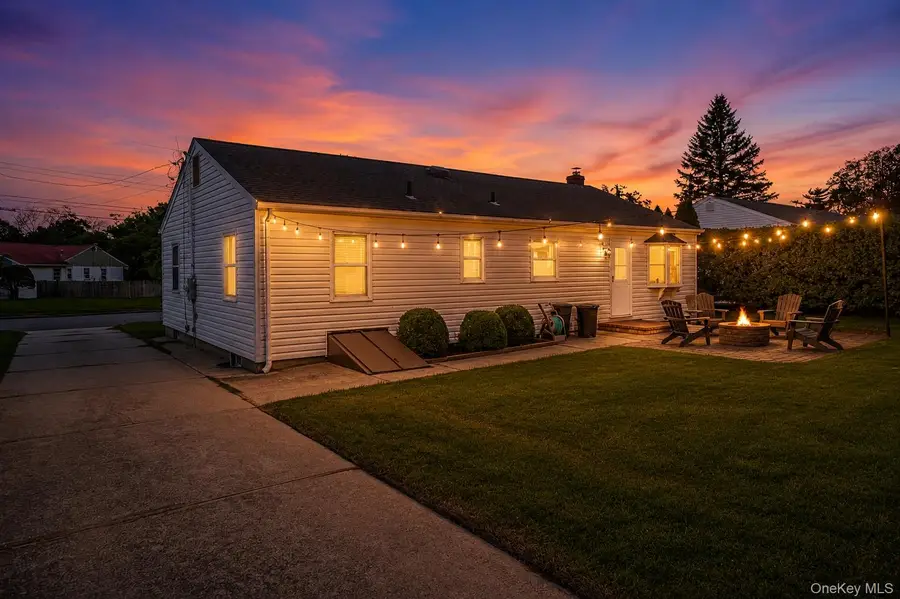14 George Court, Bellport, NY 11713 - #2