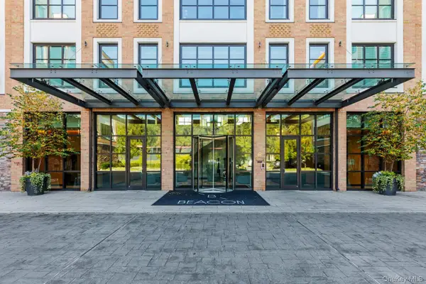 100 Garvies Point Road #1009, Glen Cove, NY 11542