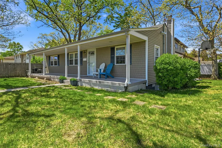 226 W 5th Street, Deer Park, NY 11729 - #2