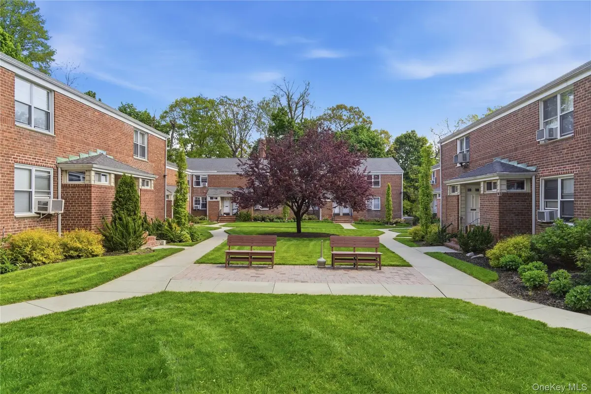 83 Edwards Street #2A, Roslyn Heights, NY 11577 - #1