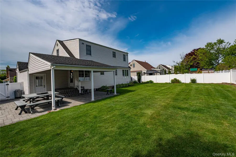 255 N Albany Avenue, Massapequa, NY 11758 - #2