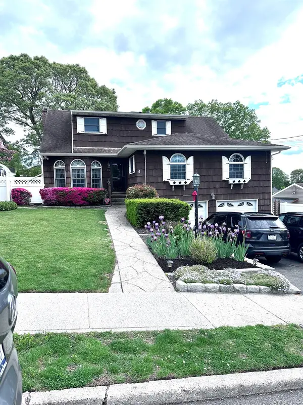 16 Carston Street, Selden, NY 11784