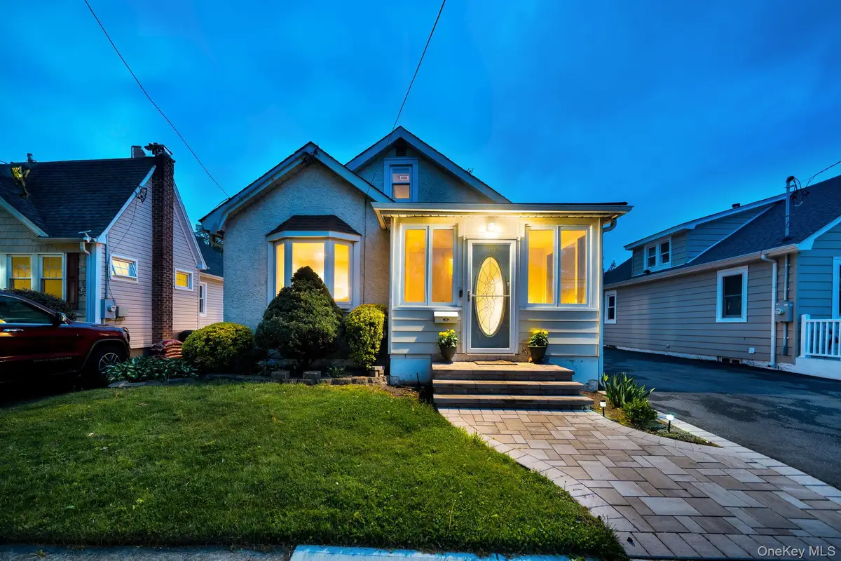 35 Orchard Street, Merrick, NY 11566 - #1