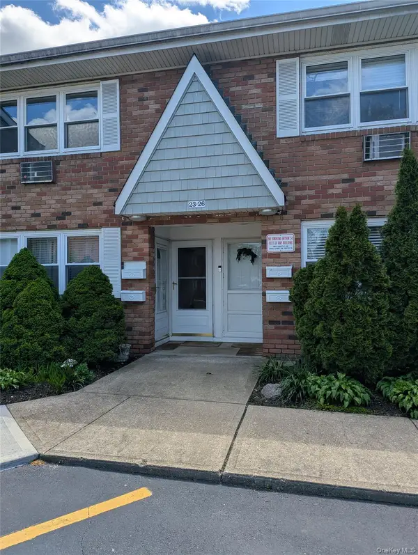 100 Connetquot Avenue #26, East Islip, NY 11730