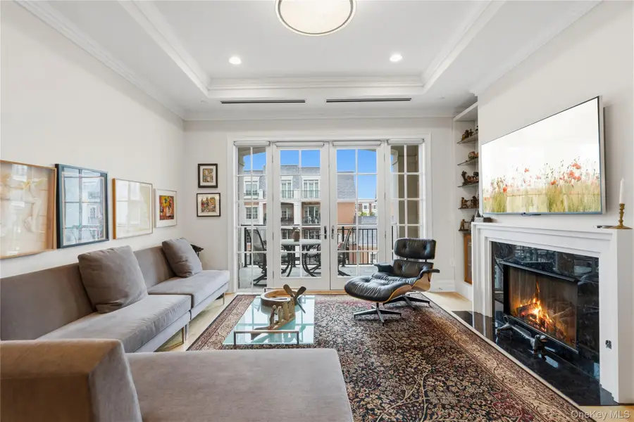 6000 Royal Court #6202, North Hills, NY 11040 - #3