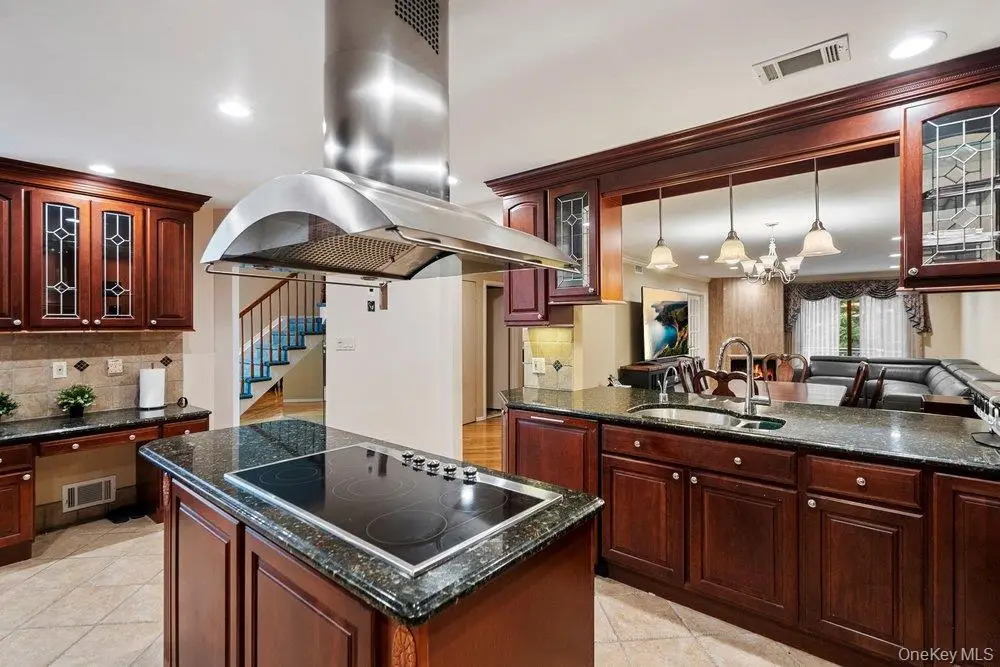 109 Foxwood Drive, Jericho, NY 11753 - #1