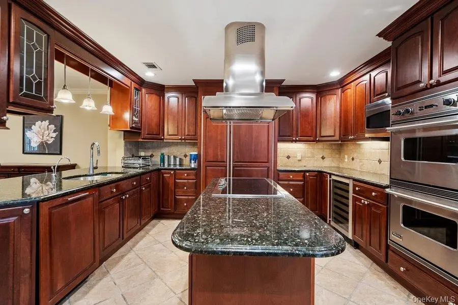 109 Foxwood Drive, Jericho, NY 11753 - #3