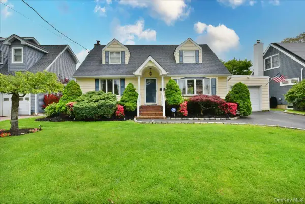 287 Charles Avenue, Massapequa Park, NY 11762
