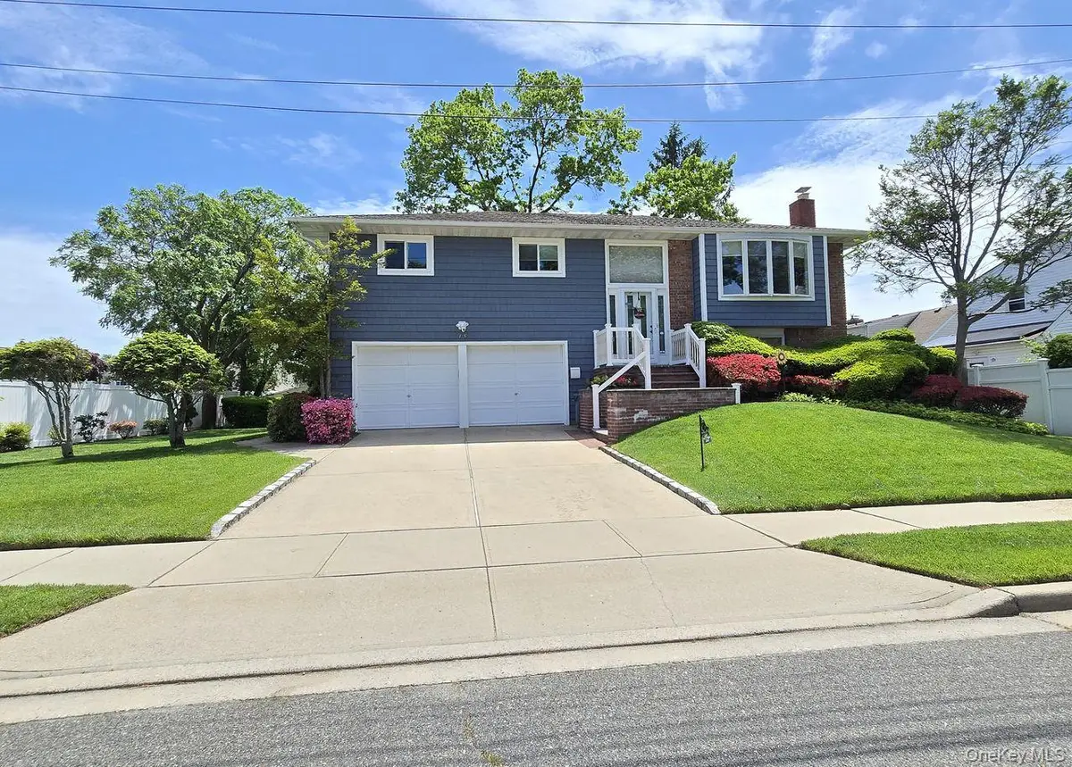 15 6th Avenue, Farmingdale, NY 11735 - #1