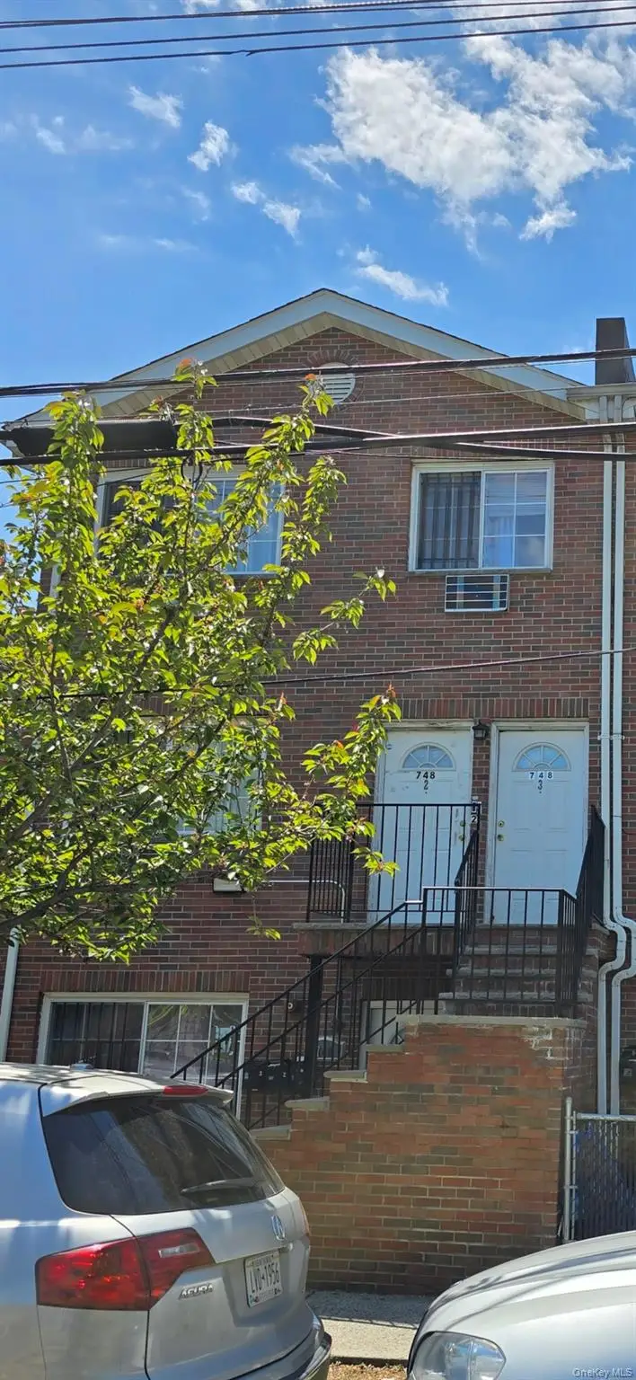 748 E 227th Street, Bronx, NY 10466 - #1