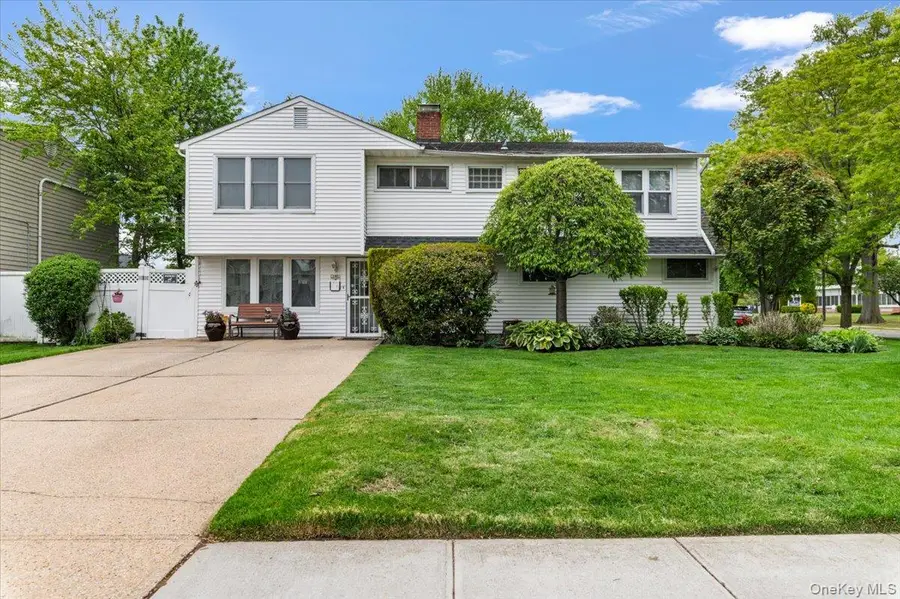57 Meeting Lane, Hicksville, NY 11801 - #2