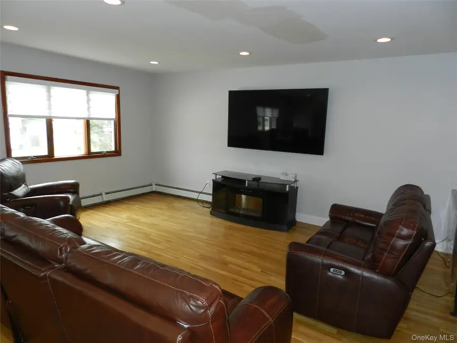 11 Carman Boulevard, Massapequa, NY 11758 - #3