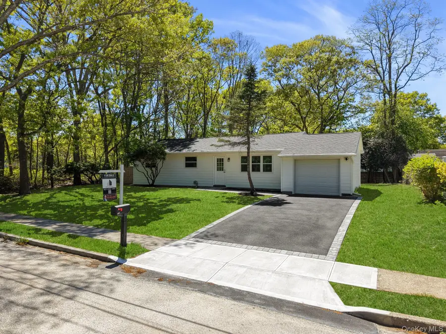 108 Avenue B, Holbrook, NY 11741 - #2
