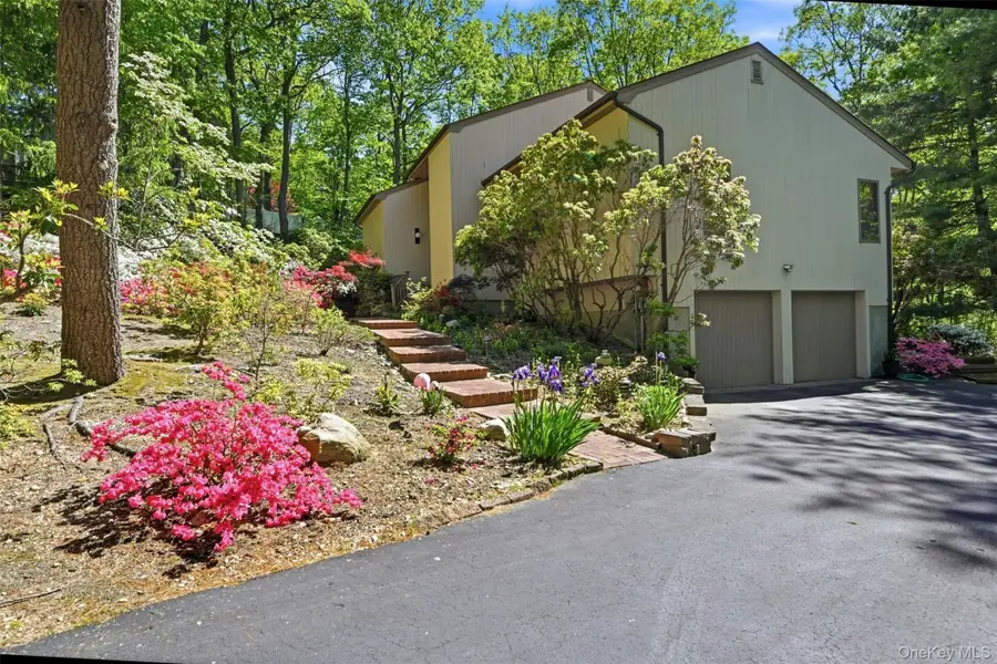 40 Laurel Hill Road, Centerport, NY 11721 - #2