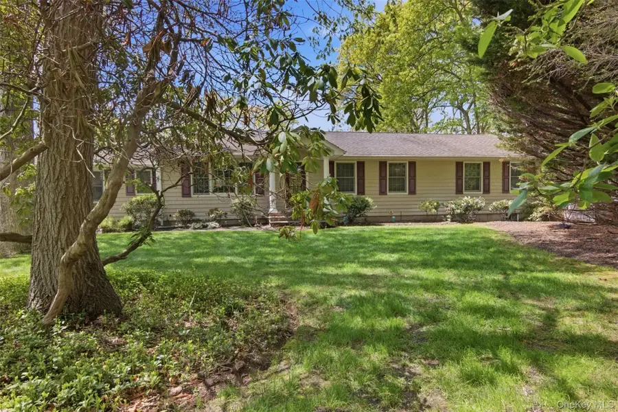 28 King Arthurs Court, Saint James, NY 11780 - #2