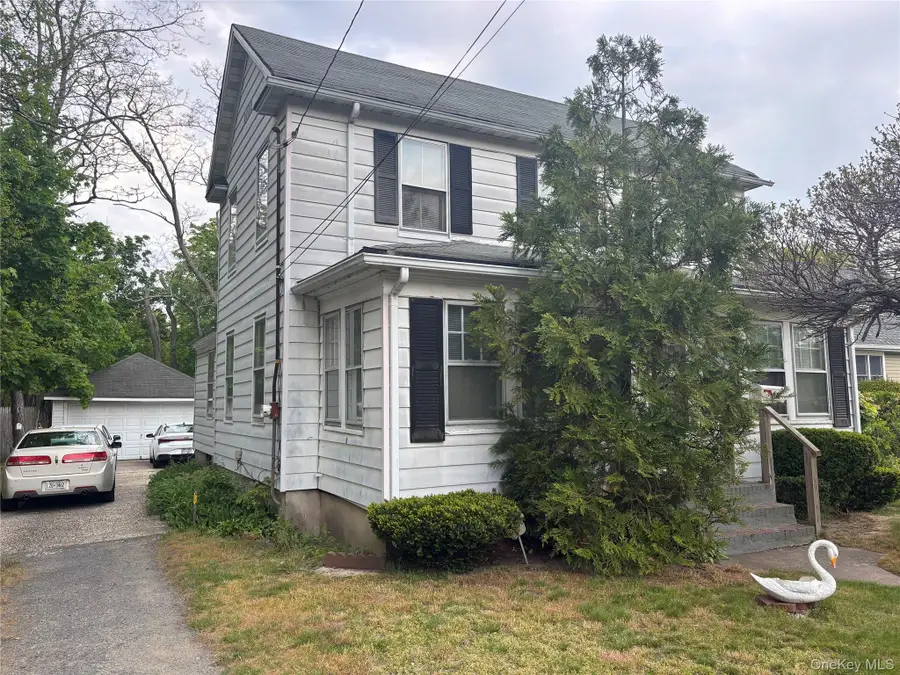 914 Osborn Avenue, Riverhead, NY 11901 - #3