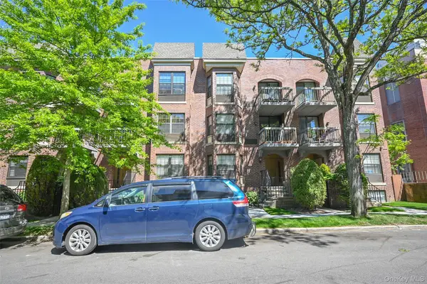 71-21 163rd Street #3202, Fresh Meadows, NY 11365
