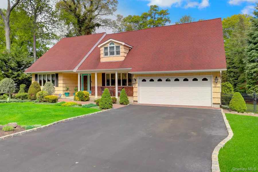 5 Merlin Lane, East Setauket, NY 11733 - #2