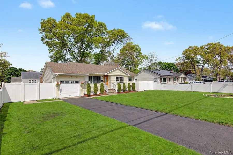 710 Broadway Avenue, Brentwood, NY 11717 - #2