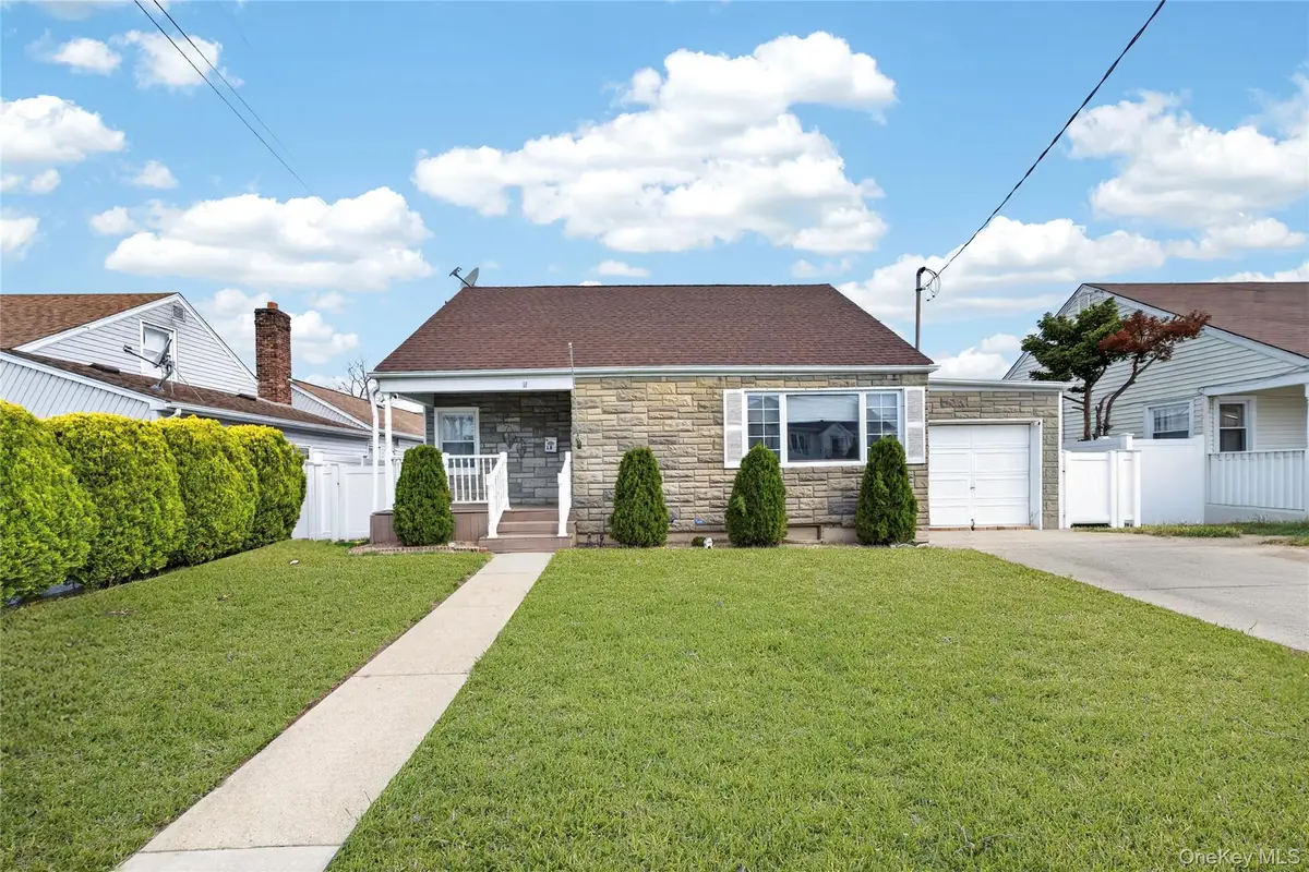 18 President Street, Freeport, NY 11520 - #1