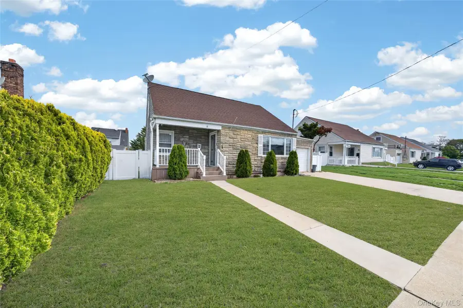 18 President Street, Freeport, NY 11520 - #2
