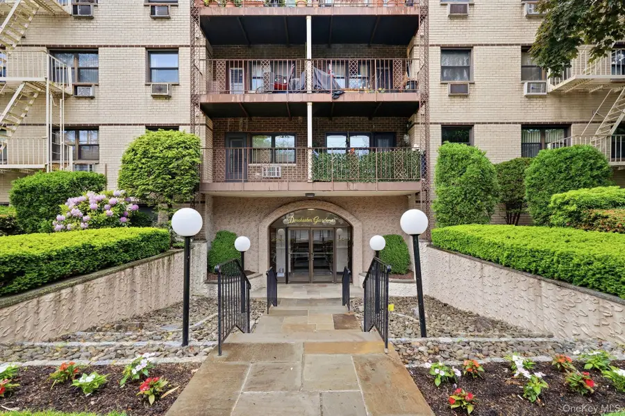 2261 Palmer Avenue #4L, New Rochelle, NY 10801 - #2