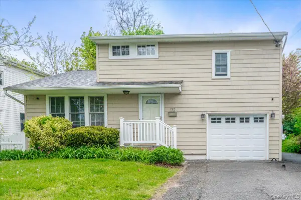132 Litchfield Avenue, Babylon, NY 11702