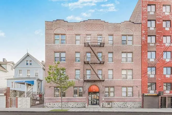 724 E 216th Street #5C, Bronx, NY 10467 - Image #1