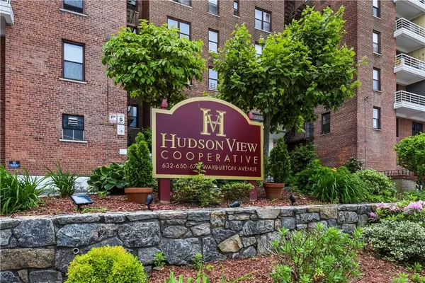678 Warburton Avenue #4L, Yonkers, NY 10701