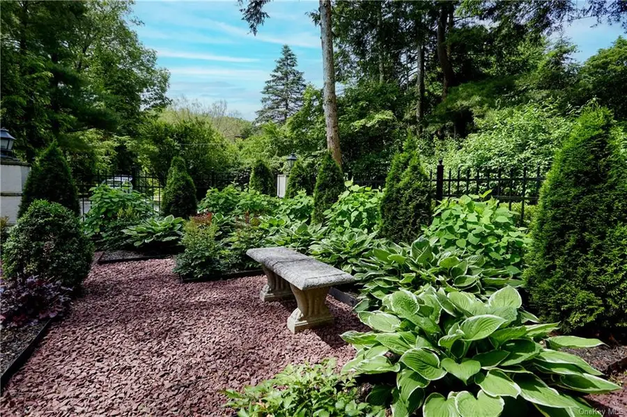 8 Old Park Road, Tuxedo Park, NY 10987 - Image #2