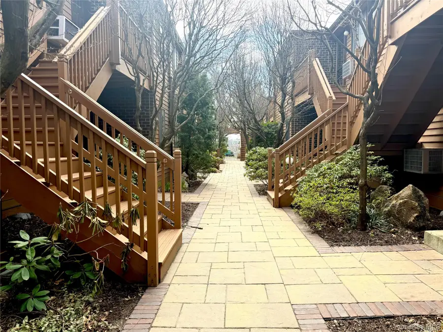 15 Greenridge Avenue #20H, White Plains, NY 10605 - Image #2