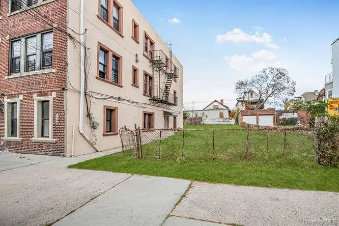 965 E 226th Street, Bronx, NY 10466 - Image #2