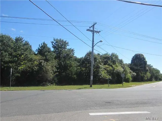 83 Montauk Highway, Westhampton, NY 11977 - Image #1