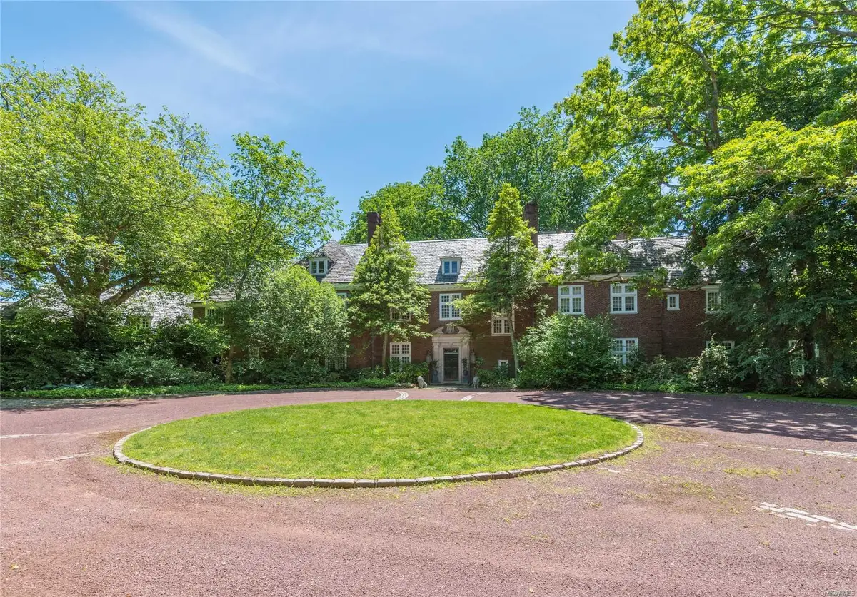 11 Evans Drive, Brookville, NY 11545 - Image #1