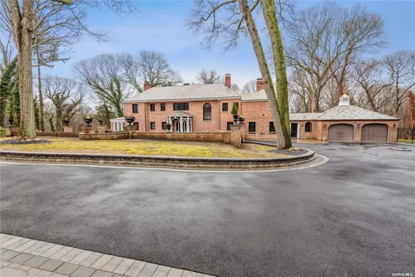 12 Hemlock Court, Laurel Hollow, NY 11771