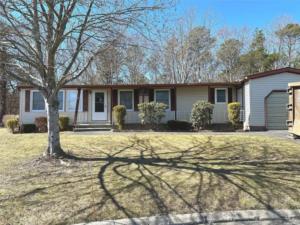 55 Village Circle #1, Manorville, NY 11949 - Image #1