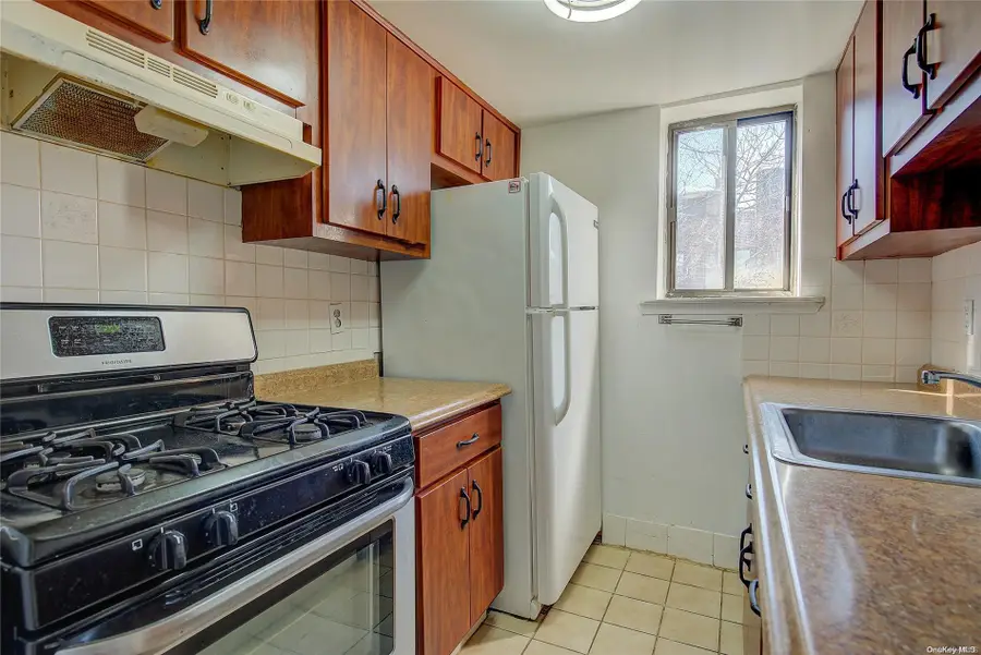 180-16 Wexford Terrace #5D, Jamaica, NY 11432 - Image #2