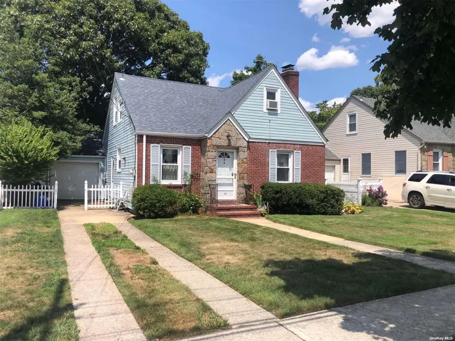 815 Grand Terrace Avenue, Baldwin, NY 11510 - Image #2