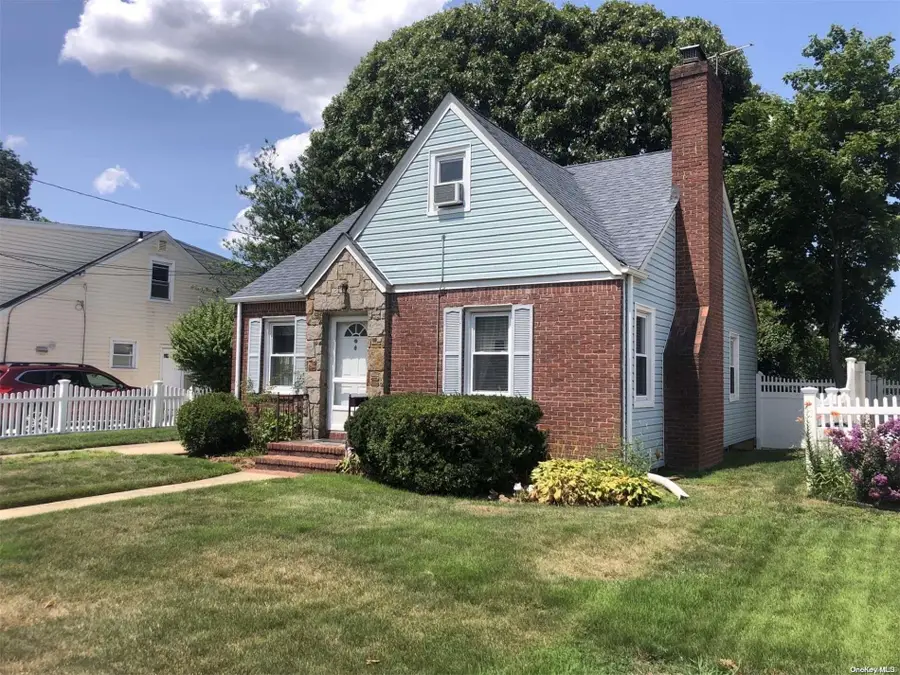 815 Grand Terrace Avenue, Baldwin, NY 11510 - Image #3