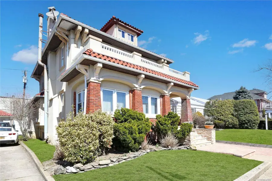 61 W Walnut Street, Long Beach, NY 11561 - Image #2