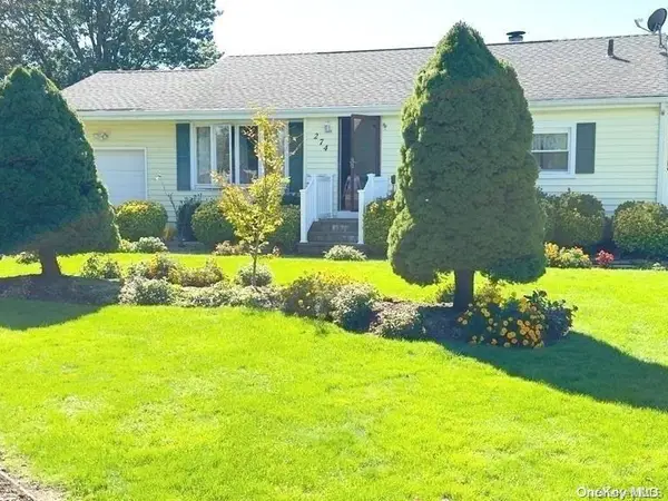 274 Lincoln Avenue, Brentwood, NY 11717