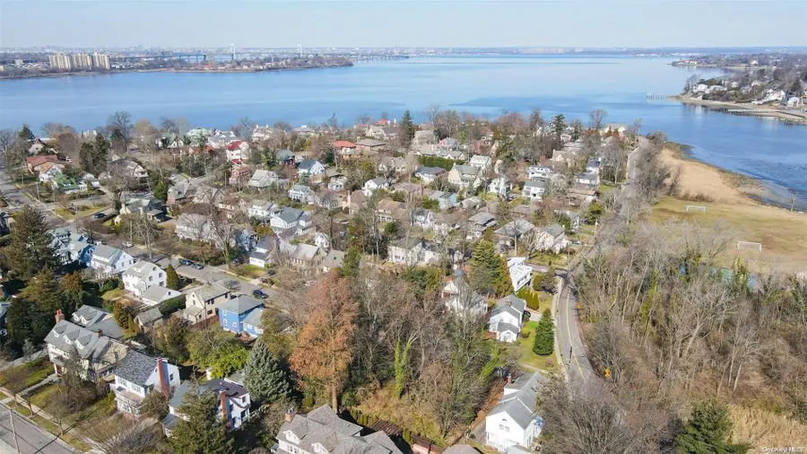 340 Warwick Avenue, Douglaston, NY 11363 - Image #3