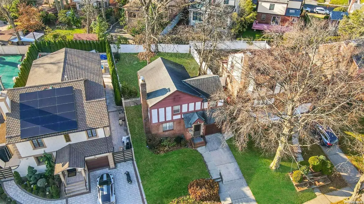 217-30 Peck Avenue, Hollis Hills, NY 11427 - Image #1