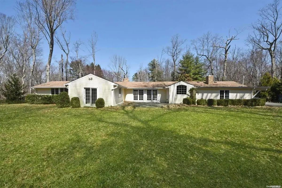 1 Parish Drive, Locust Valley, NY 11560 - Image #1